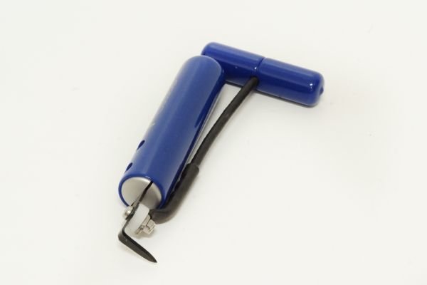 Ручной нож усиленный с пеоприновой ручкой.JPG