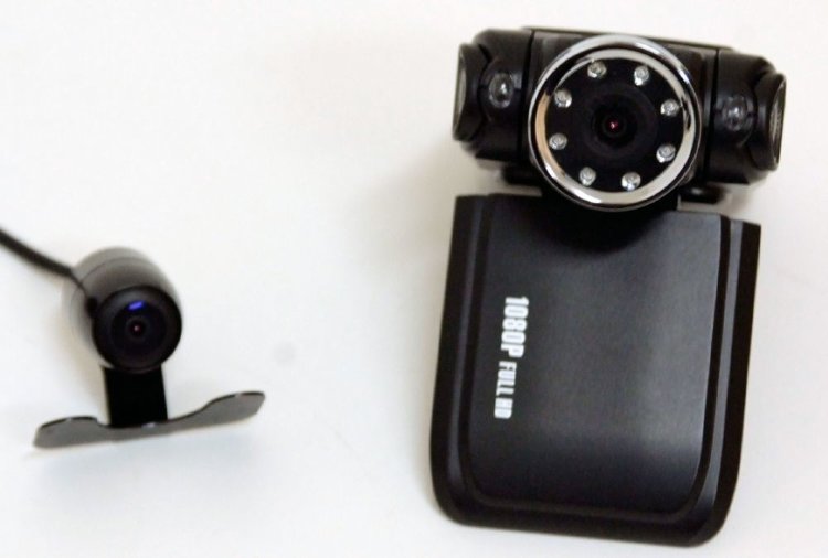 автомобильный видеорегистратор X9 Dual Cameraon.JPG